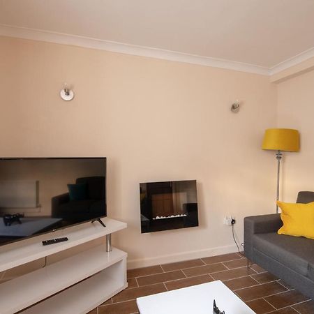 Host & Stay - Hanover Apartment Суонзи Екстериор снимка