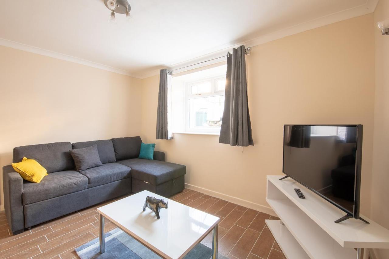 Host & Stay - Hanover Apartment Суонзи Екстериор снимка