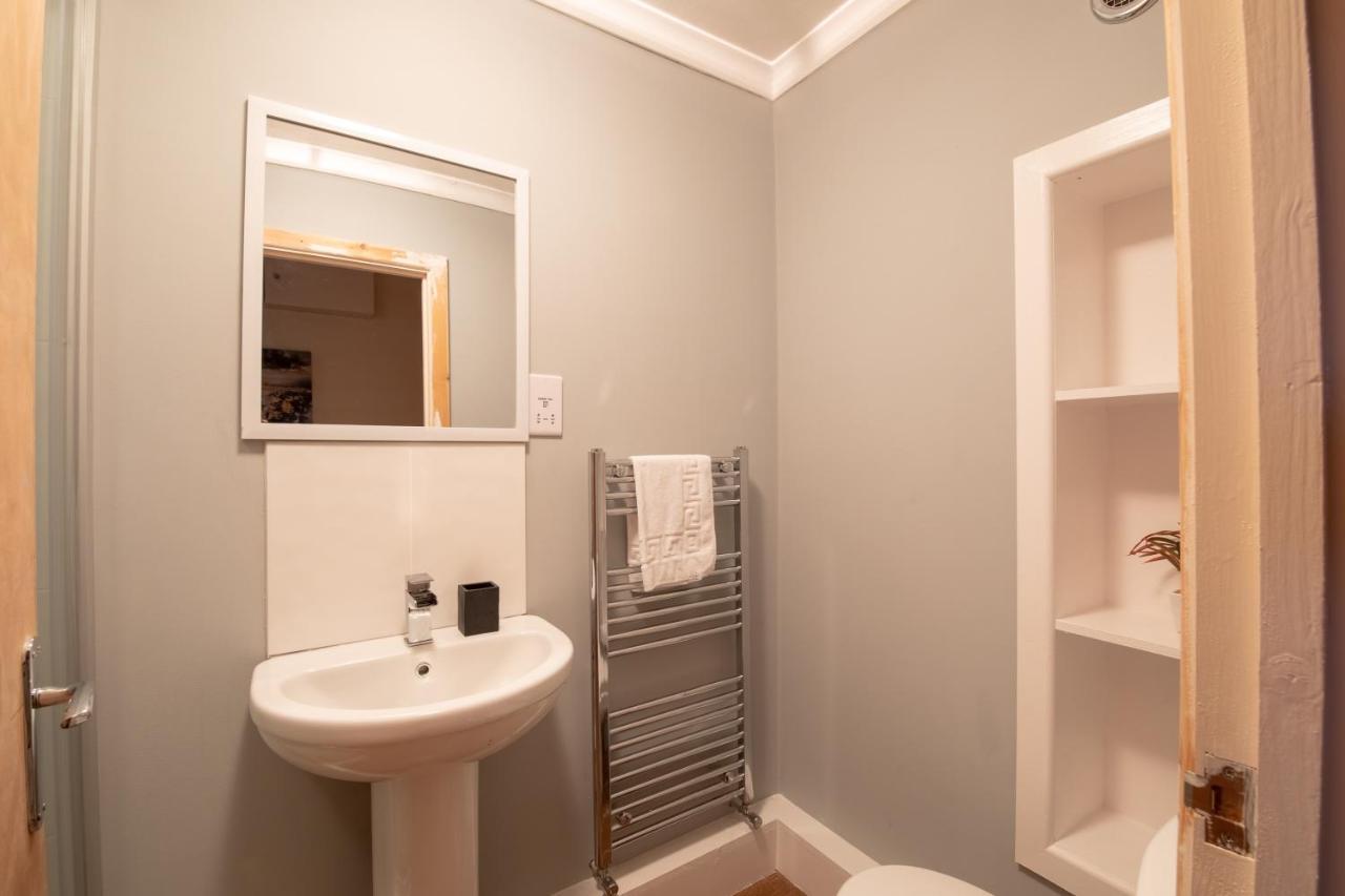 Host & Stay - Hanover Apartment Суонзи Екстериор снимка